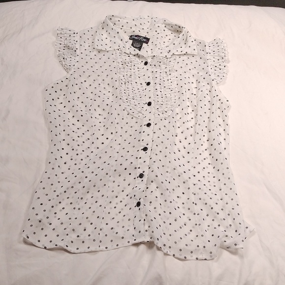 susie rose Other - Susie Rose girls junior 15/17 sized sleeveless sheer blouse